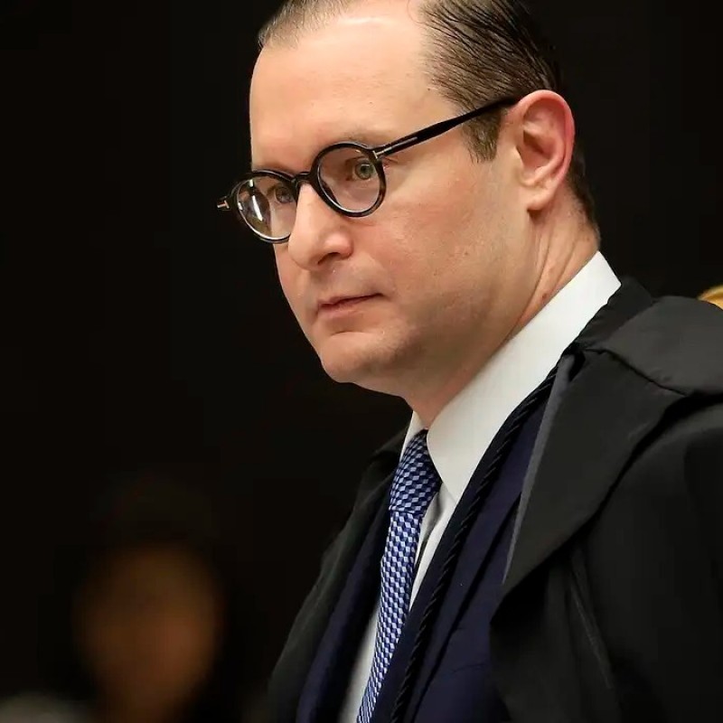 Zanin, do STF, determina extens�o da vota��o em todo o pa�s at� as 19h ap�s den�ncias de problemas no transporte