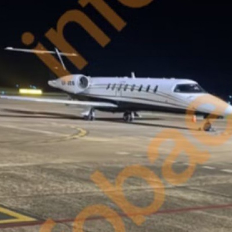Entenda como Fl�vio Bolsonaro pode ter fugido do pa�s, ap�s cruzar fronteira com a Argentina e tomar um jato privado