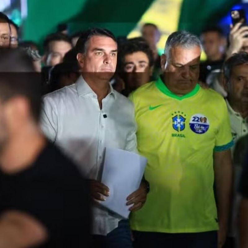 Defesa de Fl�vio teme mandado de pris�o e avalia pr�ximos passos ap�s descumprimento de ordem de Moraes