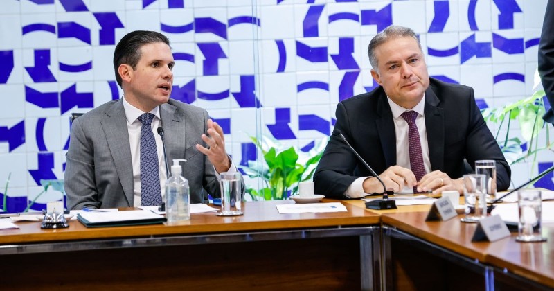 Hugo Motta reforça importância de reduzir custo da CNH para milhões de brasileiros