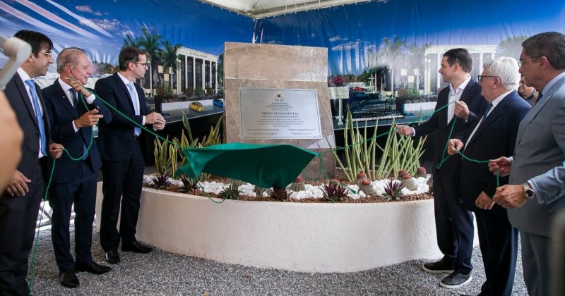 Nabor participa do lançamento da Pedra Fundamental da nova sede da Justiça Federal em Patos